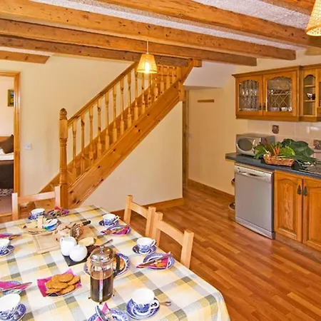 Pate's Cottage, Glengarriff, West Cork * Glengarriff