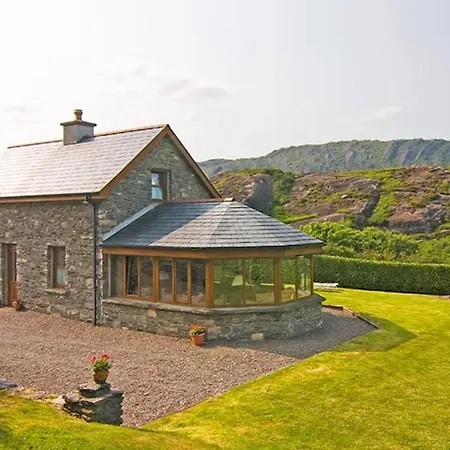 Pate's Cottage, Glengarriff, West Cork Holiday home